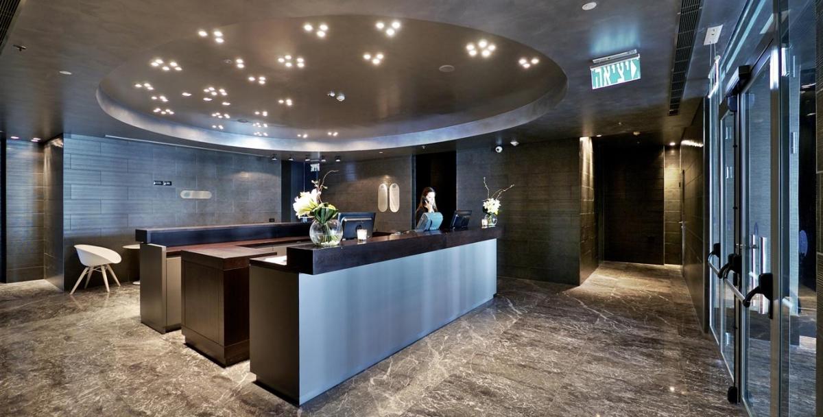 לובי המלון - ספא יערות הכרמל במלון רויאל ביץ תל אביב