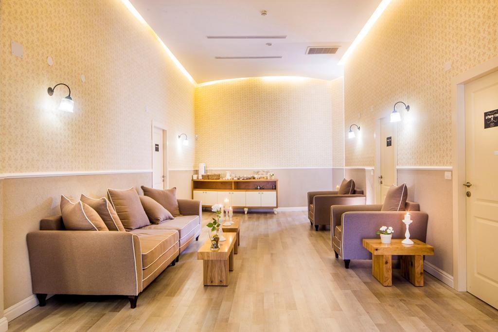 עיסוי קרקפת לבחורה - ספאזיו