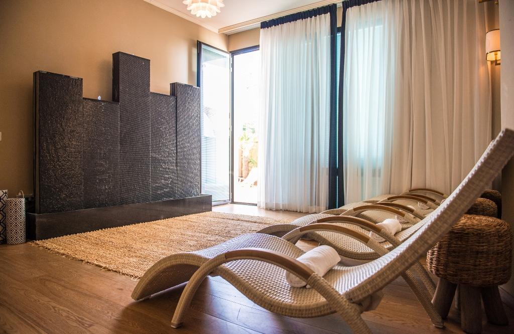 חדר מנוחה עם מיטות - ספא במלון בראון ביץ האוס תל אביב