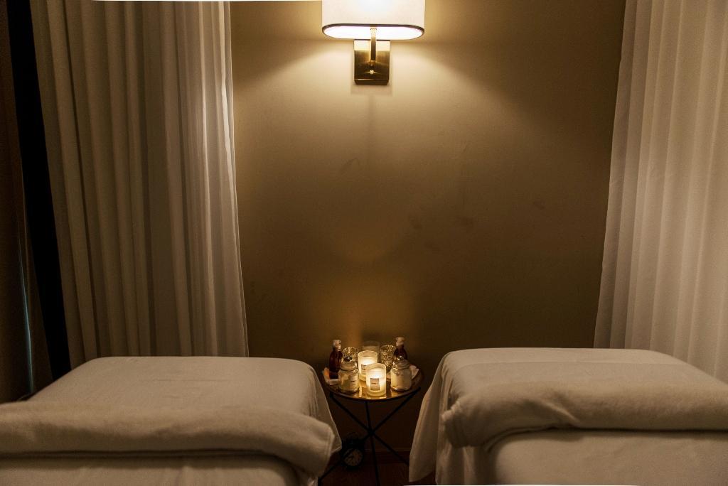 חדר טיפולים זוגי - ספא במלון בראון ביץ האוס תל אביב