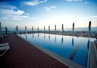  בריכה חיצונית - ספא במלון איילנד נתניה