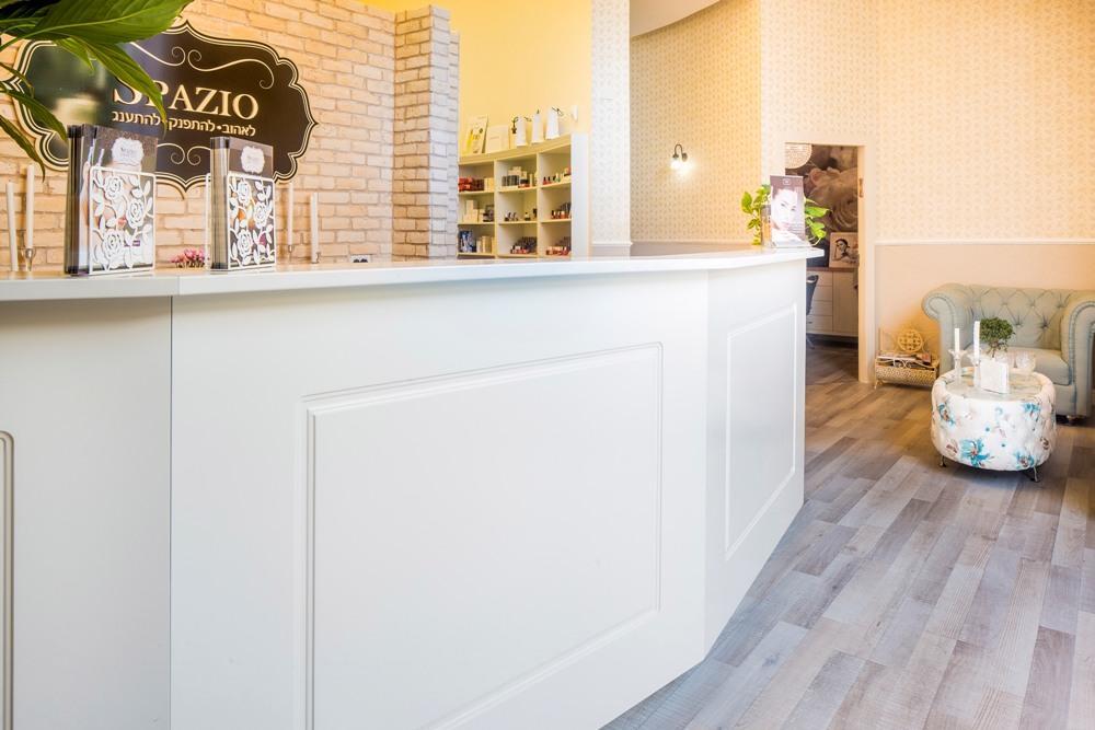 עמדת קבלה - ספאזיו