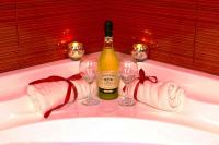 שמפניה לצד האמבט - פארדייס ספא