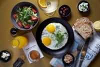 ארוחת בוקר בקפה קסטל - ספא במלון קוקו תל אביב