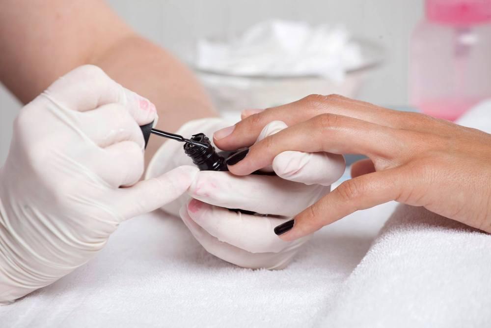 מריחת לק - ספא כולה לנשים