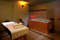 חדר טיפולים עם גקוזי - ספא במלון חמת קיסר טבריה