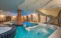 בריכות פנימיות - ספא בזלת במלון חוף גיא טבריה 