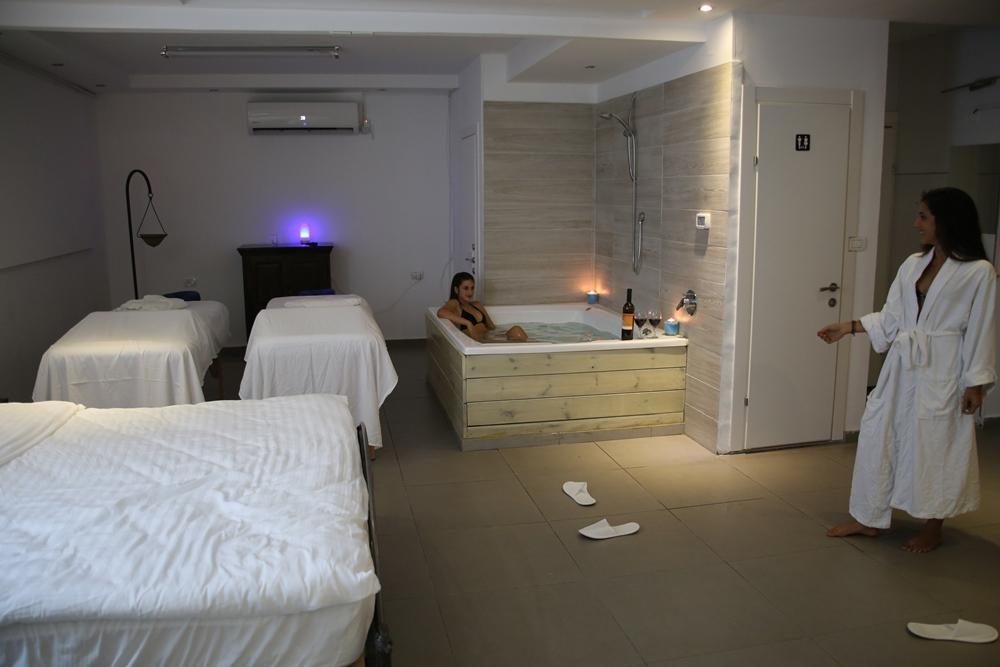 פינות ישיבה - ספא פולג