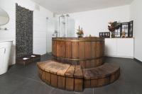 אמבט יפני - טומוקו ספא יפני בהרצליה