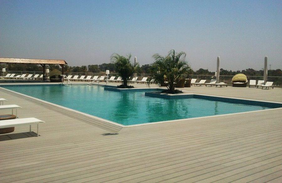 בריכת המלון - דריה ספא במלון רמדה נתניה