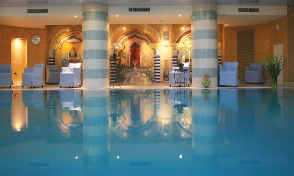  בריכה פנימית מקורה - ספא אואזיס ים המלח