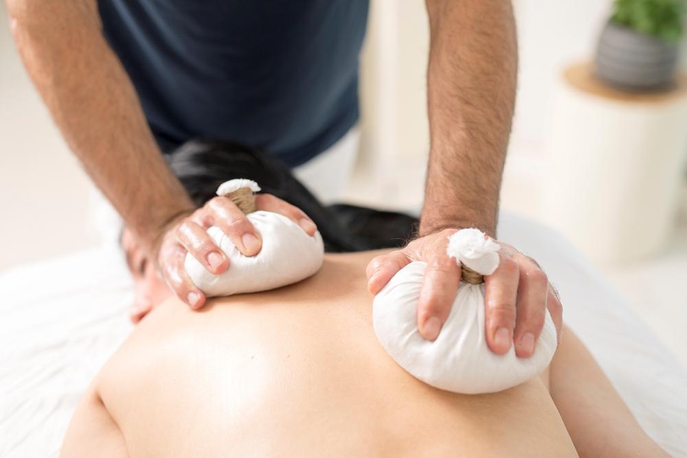 עיסוי מקצועי - ספא במלון ריץ קרלטון הרצליה