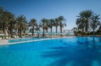   בריכה חיצונית - ספא אספרי במלון ישרוטל נבו ים המלח