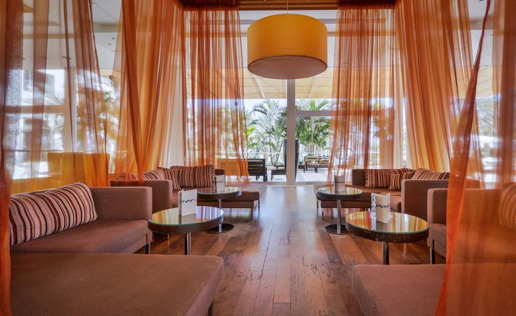 לובי המלון - ספא אספרי במלון ישרוטל נבו ים המלח