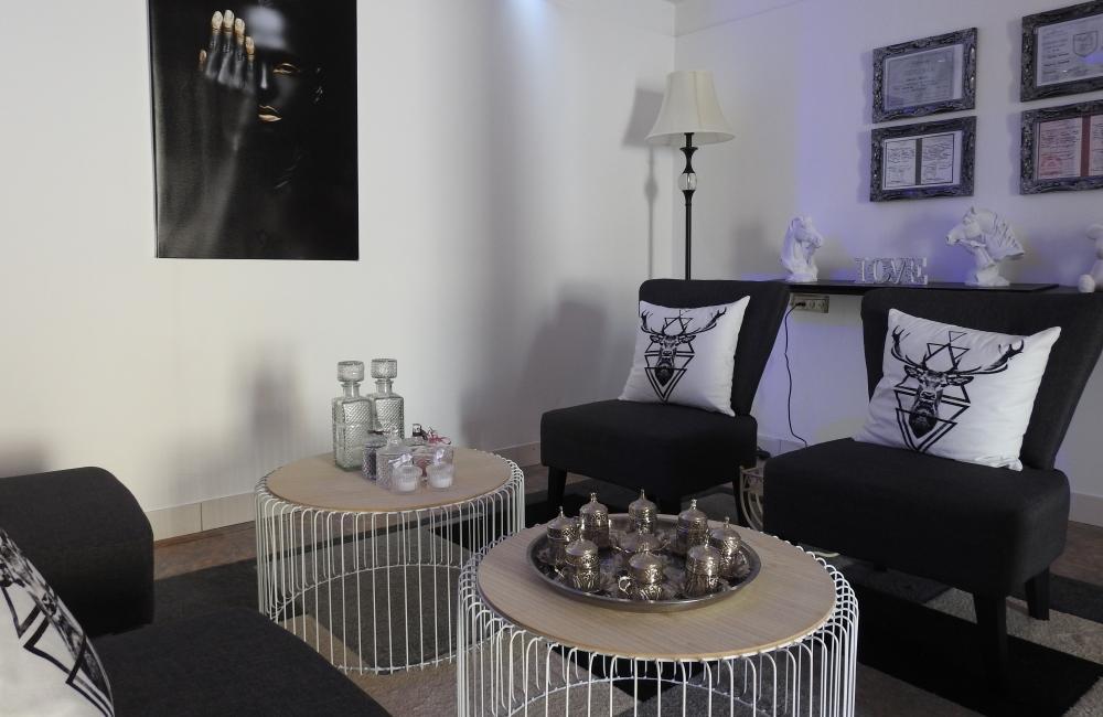   פינת ישיבה בספא - ספא VARGA באר שבע