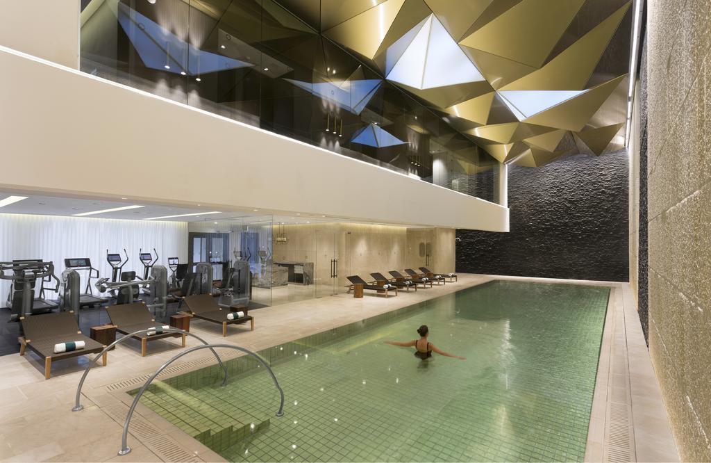 בריכה מקורה - ספא יערות הכרמל במלון אוריינט ירושלים