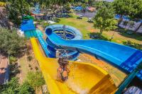  מגלשות מים - ספא קלאב במועדון הספורט כפר המכביה