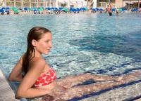  בריכה חיצונית - ספא קלאב במועדון הספורט כפר המכביה