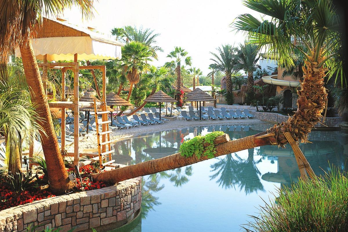  בריכה חיצונית - ספא אספרי