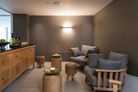  פינת ישיבה בספא - ספא במלון יו בוטיק כנרת