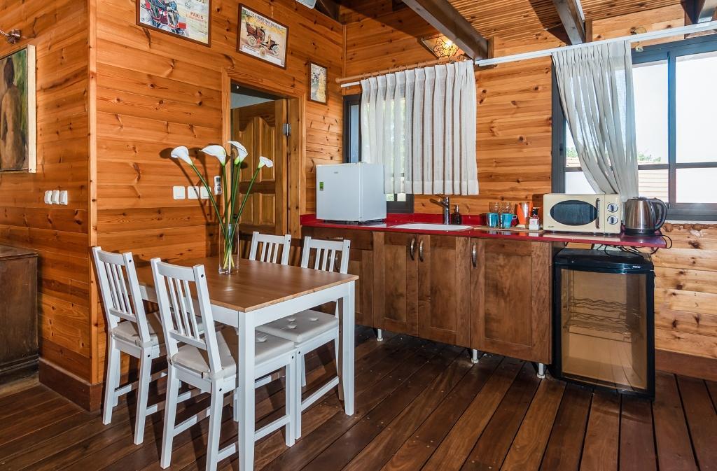  מטבחון מאובזר בסוויטה - אחוזת ברש מושב ברק