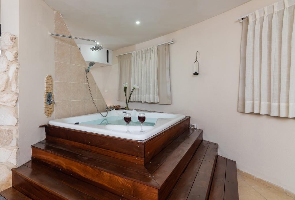  גקוזי פרטי - אחוזת ברש מושב ברק