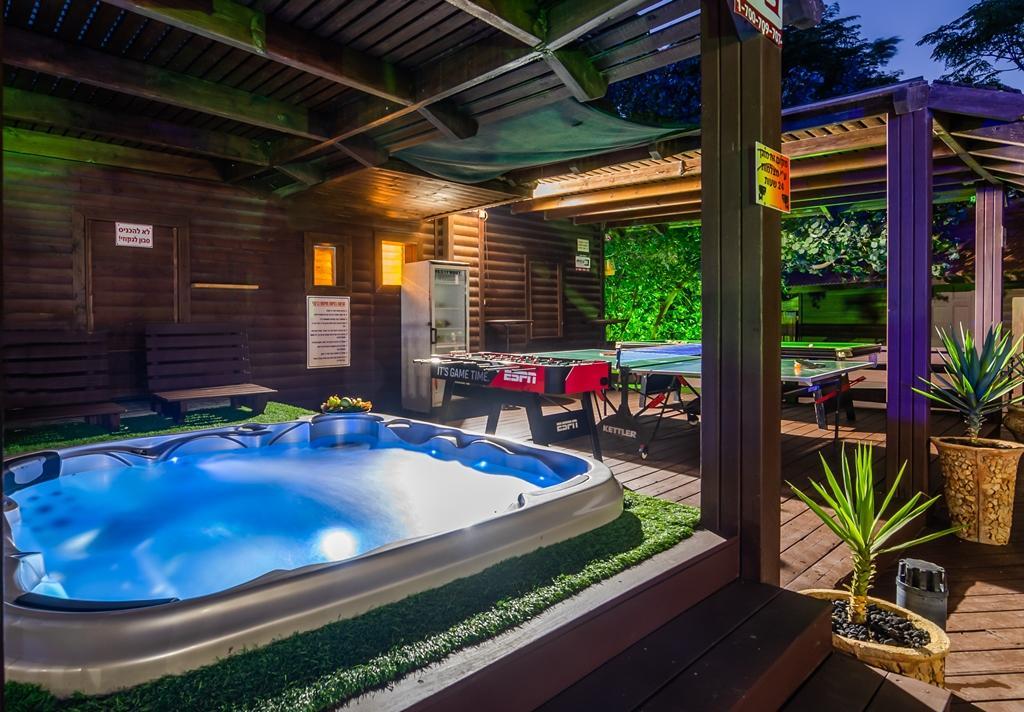  גקוזי חיצוני - אחוזת ברש מושב ברק