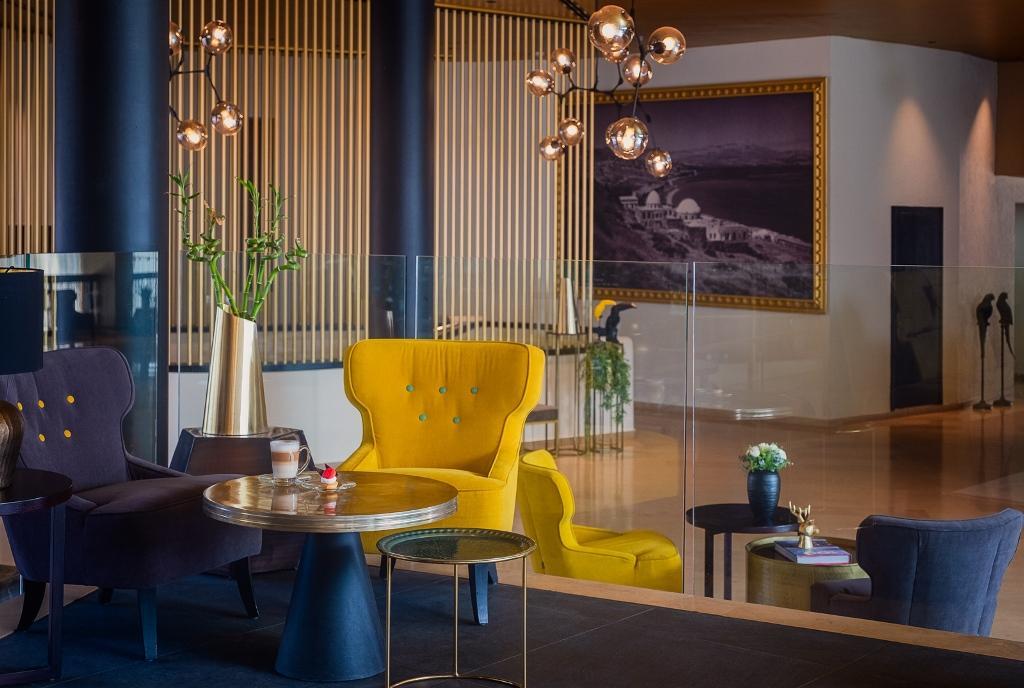  פינת ישיבה בלובי המלון - ספא מלון לייקהאוס טבריה