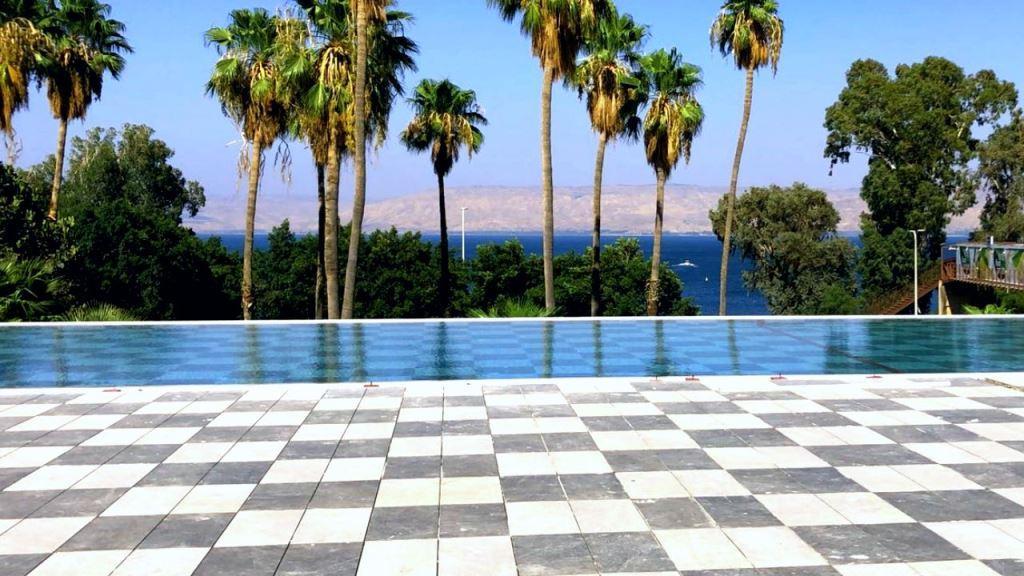  בריכה חיצונית - ספא מלון לייקהאוס טבריה