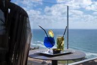  משקאות מול נוף הים - ספא וורט לגון בנתניה