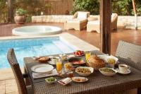   ארוחת בוקר בצימר - ספא פנחס וגסטון