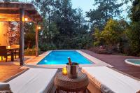  בריכה חיצונית - ספא פנחס וגסטון