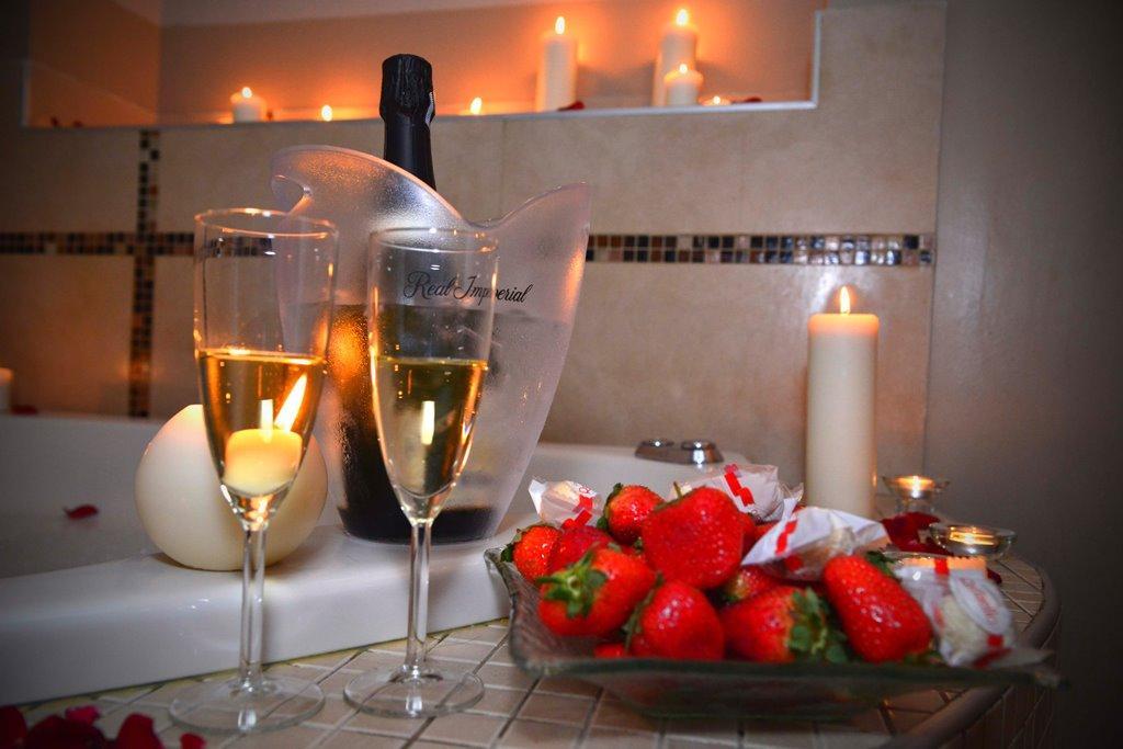  תותים ויין בגקוזי - זאוספא רמת גן