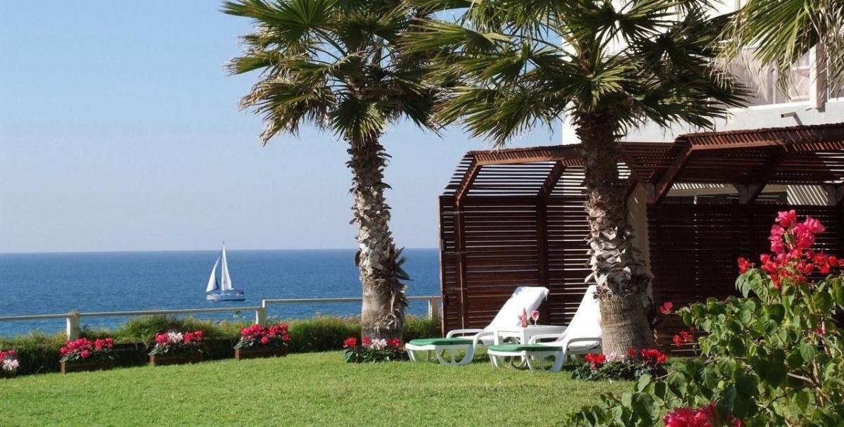 גינה עם נוף לים - שרנא ספא במלון השרון הרצליה