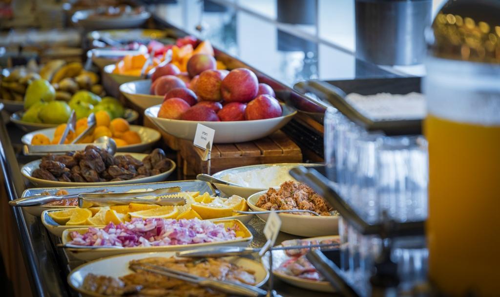 ארוחת בוקר  - אמרלד ספא במלון דן פנורמה תל אביב