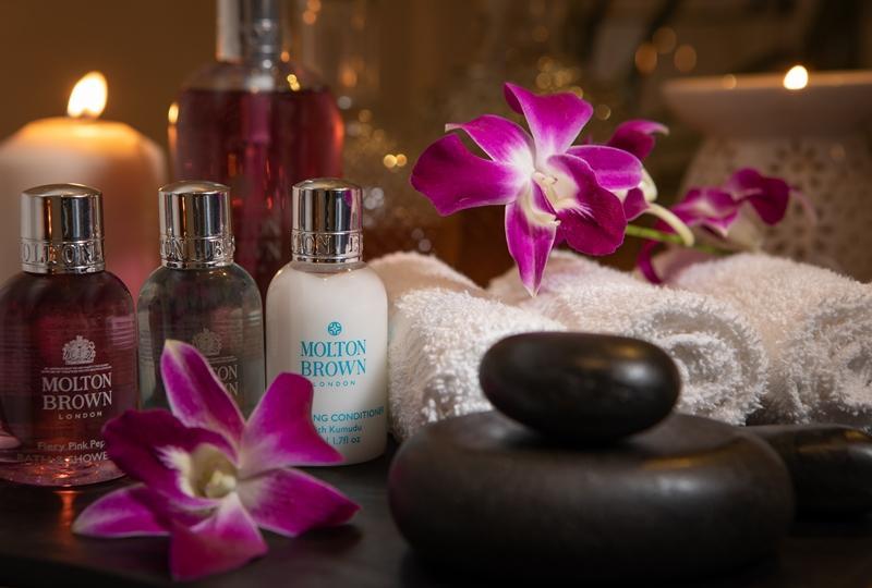  מגבות סבונים ופרחים לאווירה - ספא במלון איילנד נתניה