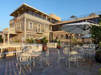   חזית המלון ופינות ישיבה  - ספא במלון אירופה 