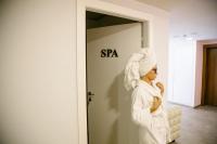  אורחת יוצאת מעיסוי - ספא במלון מאריס