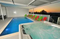  בריכה וגקוזי בסוויטה - שאטו פרסטיז