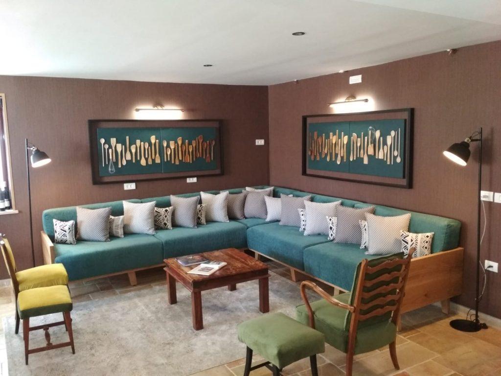  פינת ישיבה  - ספא במלון ביאזי