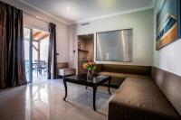  סלון ביחידת אירוח - כפר הנופש דריה