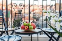  מרפסת עם פינת ישיבה - מלון ביאזי