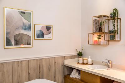 Japanese head spa package for one person including a 45-minute massage and use of the spa facilities