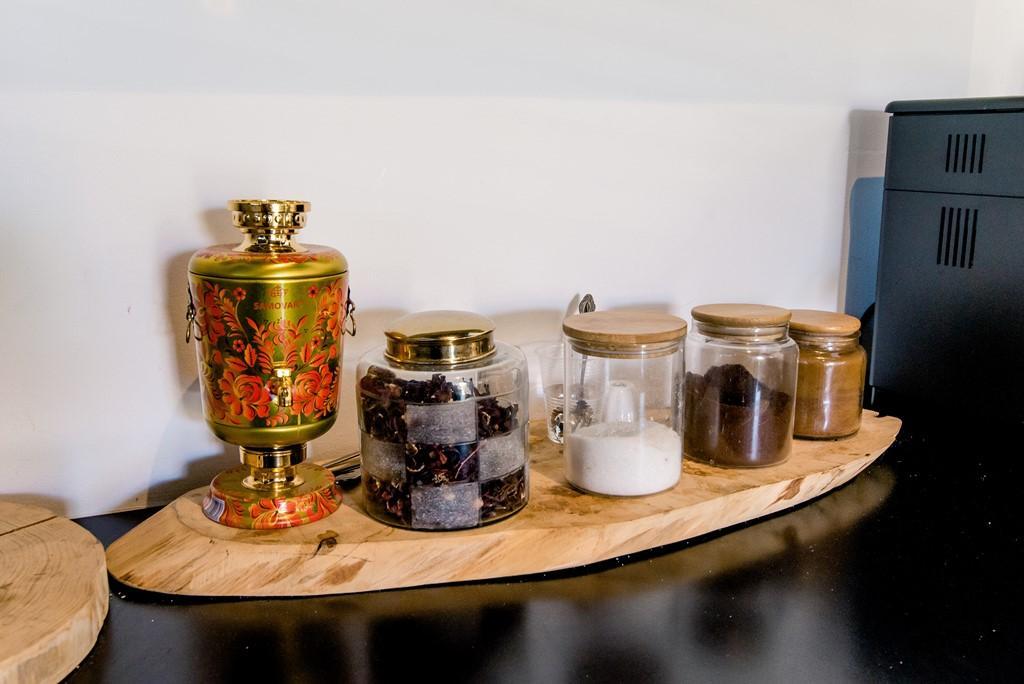   עמדת שתייה וכיבוד קל - סי וויו