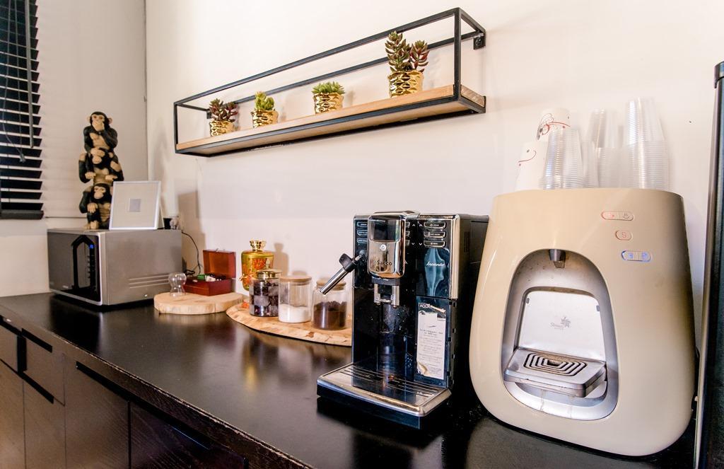    עמדת שתייה וכיבוד קל - סי וויו