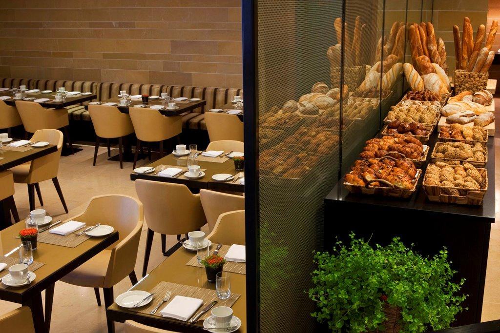  חדר אוכל - ספא במלון דן תל אביב