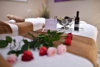 חדר טיפולים עם יין - אווה ספא טבריה