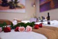 חדר טיפולים עם יין - אווה ספא טבריה