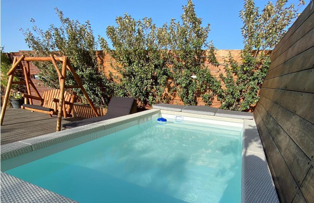  בריכה ב סוויטה נשיאותית - ספא אדוה