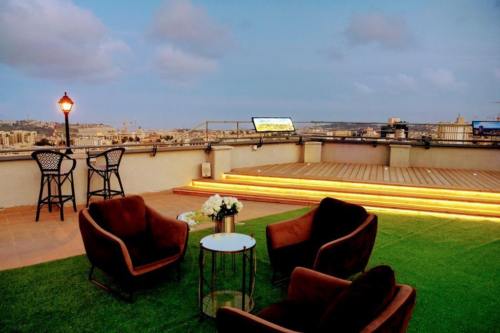   פינות ישיבה בגג המלון - My Jerusalem Spa